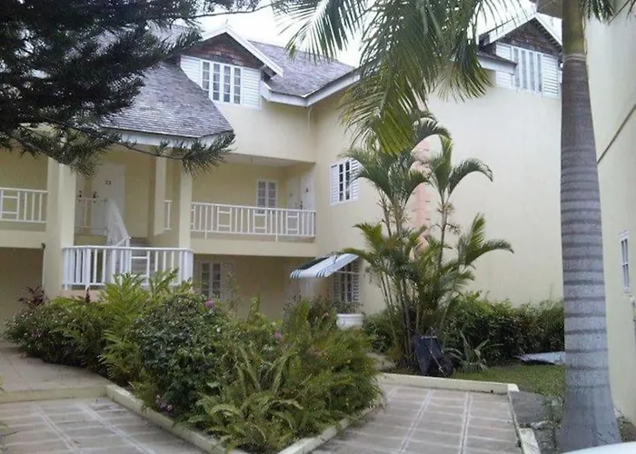 Stylish Ac, Balcony, Parking, Pool Apartment