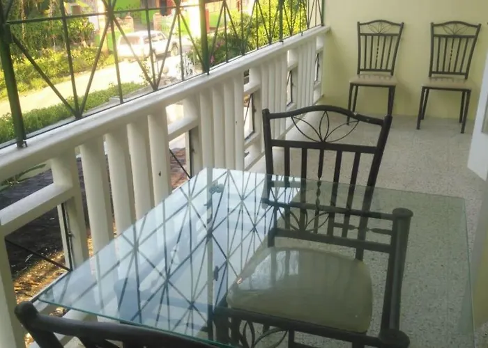 Stylish Ac, Balcony, Parking, Pool Ocho Rios